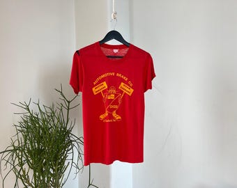 1980年代のヴィンテージ Automotive Brake Co. スモールレッドTシャツ、シングルステッチ、アメリカ製