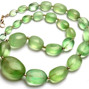 Natürliche grüne Fluorit Edelstein 10 bis 26 mm Größe Glatte Nugget Form Perlen 17,5 &quot;Halskette