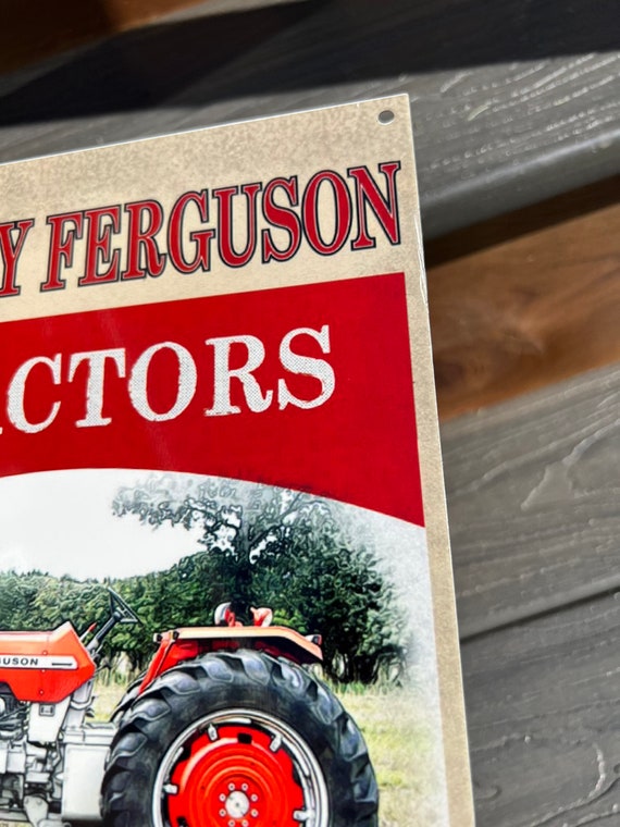 Trattore E Logo Di Massey Ferguson Fotografia Edoriale - Immagine di