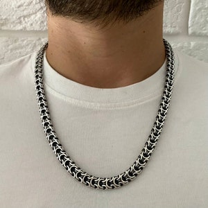Massive men&#39;s chain Silver men&#39;s cardinal ramses chain.