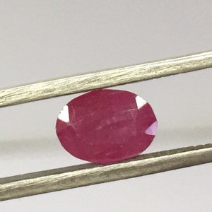 Rubi Natural Lapidado Oval 7 x 5 mm – Pedra Preciosa Vermelha Profunda Solta 1,10 Ct