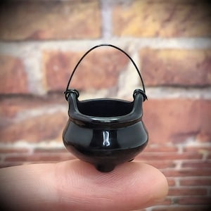 Miniature Cauldron,1:12 Scale,Mini Witch Accessory,Halloween Miniatures,Dollhouse Miniatures,Mini Halloween,Diorama,Fairy Garden Accessory
