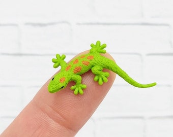 Tiny Gecko Figurine,Miniature Lizard,Diorama,Terrarium Supplies, Micro Lizard,Fairy Garden Accessories,Dollhouse Lizard,Micro Reptile