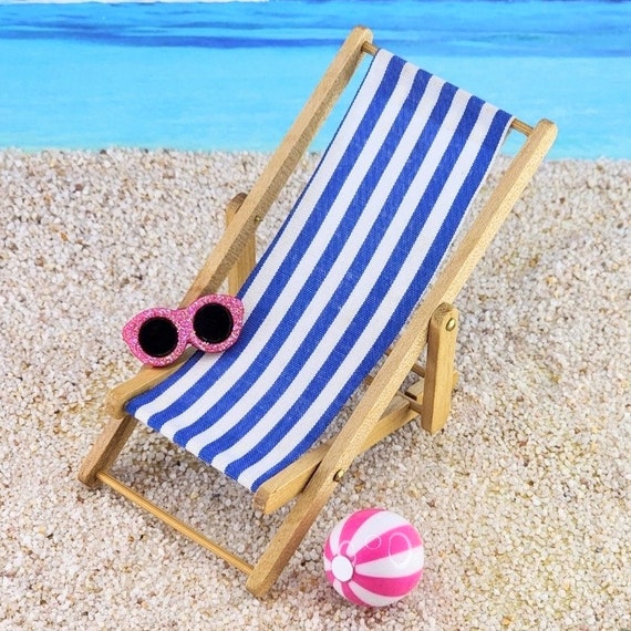Mini Deck Chair Toy - Adjustable Folding Beach Chair For Dollhouse, Miniature Garden & Home Decor (Oxford Cloth, 7.7")