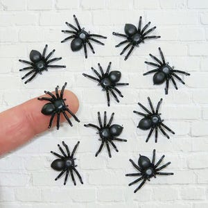 Miniature Black Spiders,Halloween Miniatures, Halloween Embellishments,Halloween Party Favors, Halloween Craft Supplies