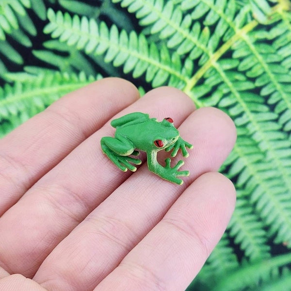 Tiny Tree Frog,Miniature Frog,Terrarium Supplies,Fairy Garden Frog,Dollhouse Miniature Frog,Diorama Supplies,Micro Frog,Craft Supplies