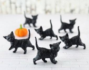 Miniature Black Cats,Miniature Kittens,Halloween Miniatures,Black Halloween Cats,Mini Pumpkins, Diorama,Terrarium, Fall Miniatures,Crafts