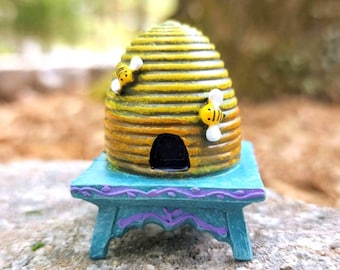 Fairy Garden Beehive,Miniature Bee Skep On Stand,Fairy Garden Accessories,Terrarium Supplies,Miniature Garden