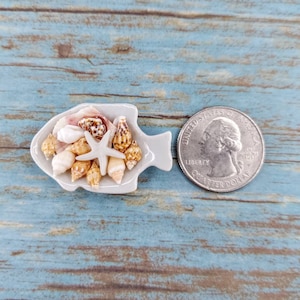 Miniature Seashell Display,Beach Miniatures,Beach Dollhouse Decor,Nautical Miniatures,Miniature Fish Tray