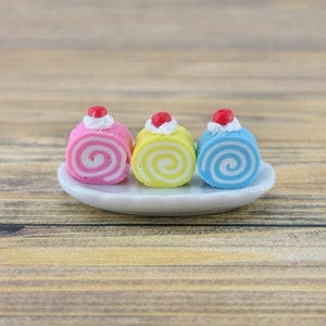 Miniature Tray Of Cake Rolls,Dollhouse Miniature Cakes,Miniature Food,Fairy Garden Accessories,Miniature Sweets,Dollhouse Food