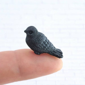 Miniature Raven,Crow,Black Bird, Halloween Miniatures,Dollhouse Halloween Miniatures,Fairy Garden Miniatures,1:12 Scale Raven