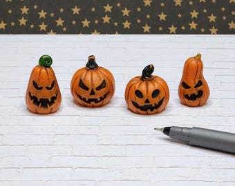 Miniature Jack O' lantern Pumpkins,Halloween Miniatures,Dollhouse Miniatures,Fairy Garden,Diorama,Terrarium Supplies,Mini Halloween Decor