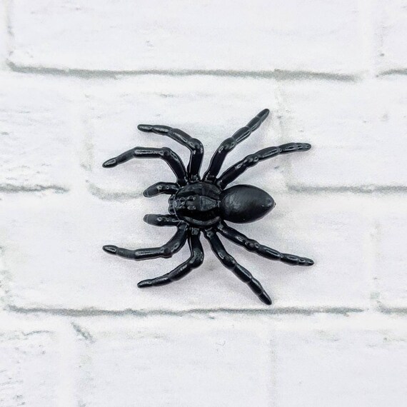 50-Pack Realistic Mini Black Plastic Spiders - 1/2 Inch Halloween Decor For Parties & Pranks
