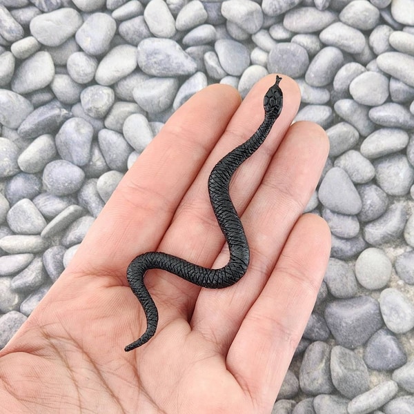 Miniature Black Snake,Halloween Miniatures,Fairy Garden Accessories,Fake Black Snake,Halloween Craft Supplies,Terrarium Supply,Party Favors