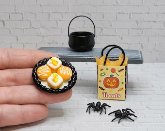 Halloween Miniatures,1:12 Scale,Dollhouse Halloween,Cake Tray,Miniature Cauldron,Metal,Cast Pot,Trick or Treat,Shopping Bag,Miniature Spider