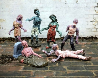 Miniature Zombie,Zombie Figurines,Halloween Miniatures,Halloween Dollhouse,Diorama,Halloween Terrarium,Miniature Cemetery,Miniature Garden