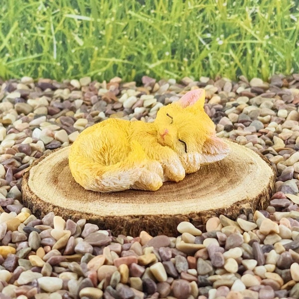 Miniature Sleeping Cat,Fairy Garden Cat,Miniature Garden Accessories,Miniature Cat Figurine,Fairy Garden Accessories