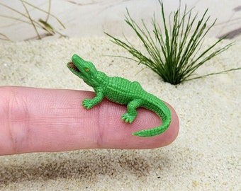 Tiny Alligator Figurine,Micro Reptile,Diorama,Terrarium Supplies,Fairy Garden Accessories