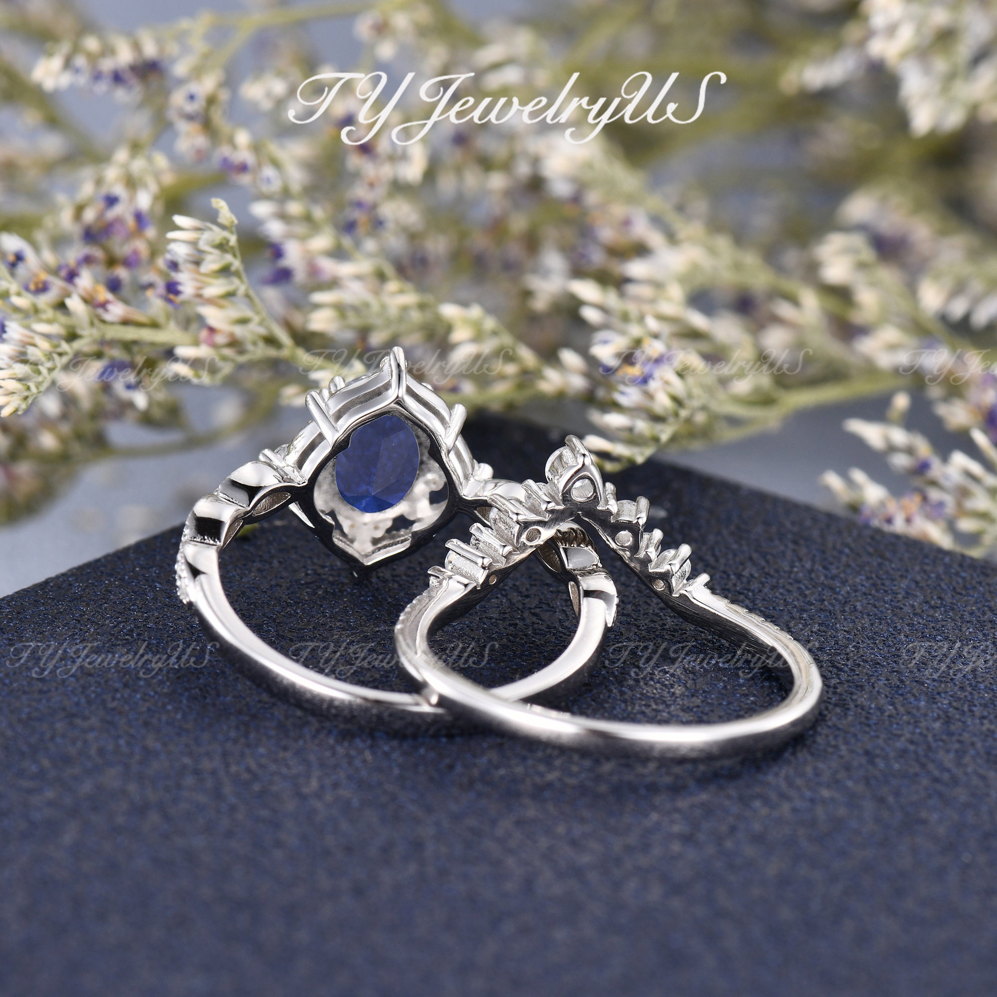Bague Art Déco En Or Blanc 18k - Diamant Naturel 0.33ct & Saphirs Synthétiques - Taille 6.5 - Occasion