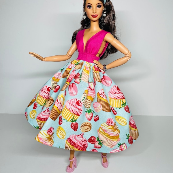 Robe midi imprimée Cupcakes, pour poupées échelle 1:6