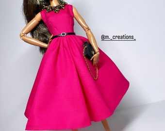 Vestido fucsia para muñecas escala 1:6