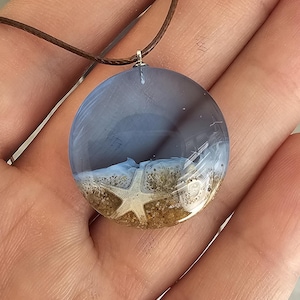 Handmade Beach Resin Necklace with Real Starfish – Ocean Wave Pendant – Summer Beach Jewelry – Coastal Gift for Her – Ocean Lover Necklace