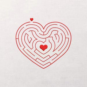Può includere: Ricamo rosso a forma di cuore con un labirinto su sfondo bianco. Il labirinto presenta un cuore più piccolo al centro e un piccolo cuore sopra. Tema di San Valentino o romantico.