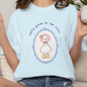 Future Aunt Tee Silly Goose Auntie Shirt Comfort Colors T-Shirt Aunt Birthday Gift Auntie Pregnancy Announcement for Sister New Aunt Shirt
