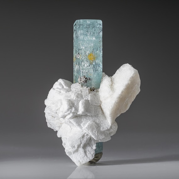 パキスタンシガール渓谷産 片タビーポイント水晶