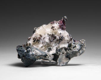 Natives Silber auf Calcit Kristall Matrix aus der Bouismas Mine, Zagora, Marokko