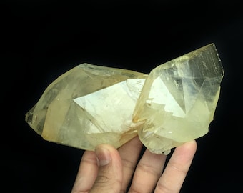 Calcita (cristales hermanados) de la mina Elmwood, Cartago, condado de Smith, Tennessee - M50