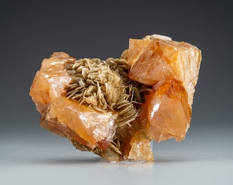 Scheelite with Muscovite from Xuebaoding Mountain near Pingwu, Sichuan Province, China