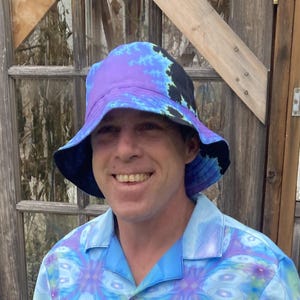 Sombrero de pescador reversible: Geometría sagrada, diseño fractal psicodélico