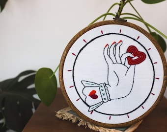 Hand Embroidery | Queen of Hearts