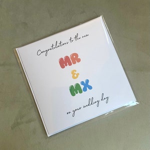 レインボー Mr & Mx ウェディング カード - ノンバイナリー、同性、LGBTQ+ フレンドリー