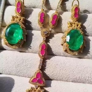 Fine Gold Finish Emerald Green Doublet Stones Uncut Moissanite Polki Kundan Wedding Necklace Set with Earrings Sabyasachi Jewelry