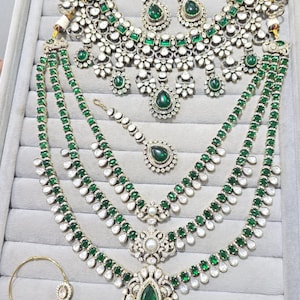 Fine Victorian Finish Emerald Green Doublet Stones Uncut Moissanite Polki Kundan 3 Layer Wedding Jewelry Necklace Set with Earrings