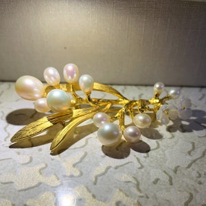 Pearl Cluster brooch,Wedding Gift,Art deco,Freshwater pearl and Nature Mother of Pearl ,925 Silver 14K Gold Plated ,Personalized Gift
