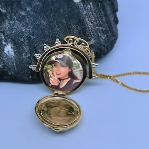 Custom Locket pendant,18K solid gold Necklace with Diamond,Waterproof Picture Necklace,Vintage Locket pendant,Personalized Anniversary gift