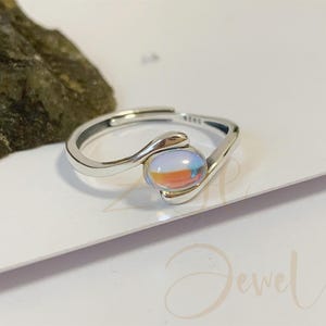Moonstone ring in Sterling Silver, Dainty Gemstone Ring,Silver Moonstone Jewelry, Unique Solitaire Ring, Minimalist jewelry,Gift for her