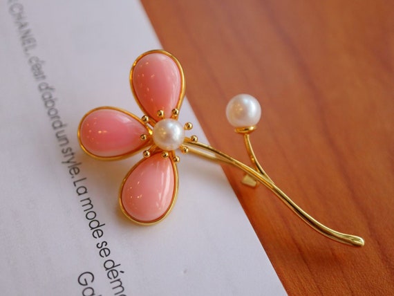 Natural Pearl Brooch Pins pink Flower Brooch Pin Conch 