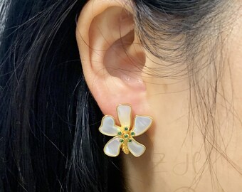 Örhängen med pärlemorblomma, bröllopsörhängen, sterlingsilver, guld vermeil, present till kvinnor, vitt snäckskal, söt kawaii-födelsedagspresent