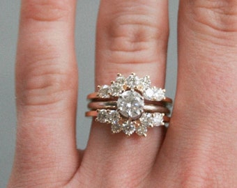 Anillo de compromiso solitario con diamante de moissanita de 2,50 quilates para mujer, anillo de aniversario con protección realzadora en acabado de oro amarillo de 14 quilates