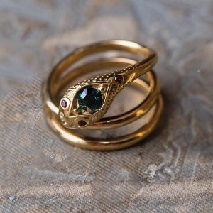 1.50 CT Round Green Emerald Snake Vintage Ring, Engagement Ring, Art Deco Wedding Ring, Diamond & Ruby Art Deco Ring 14K Yellow Gold Finish