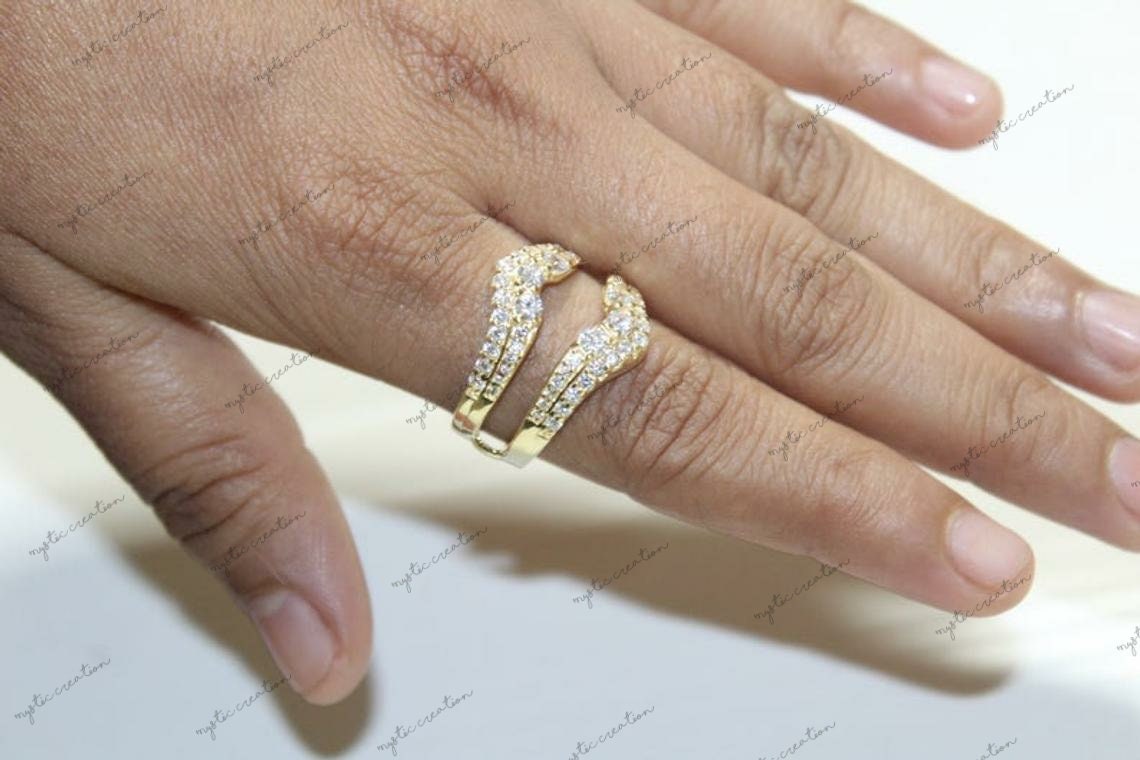 Buy quality 18Kt Gold Elgant Single Stone Ring in Mumbai