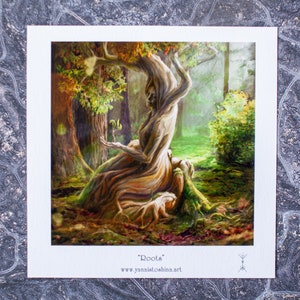 Fantasie wenskaart met surrealistische vrouw-boom in het bos | Spirituele Healing Print