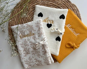 Protège carnet de santé personnalisé avec le prénom broderie, cadeau naissance