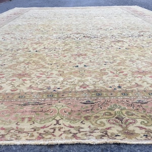 7x10 handmade living room rug , beige pink green rug, 6&#39;6&quot; X 9&#39;6&quot; living room rug , R7555F53