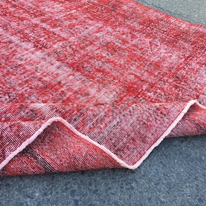 7x11 distressed red dining room rug, faded office rug, 7&#39;1&quot; X 10&#39;6&quot; area rug, R9487F119