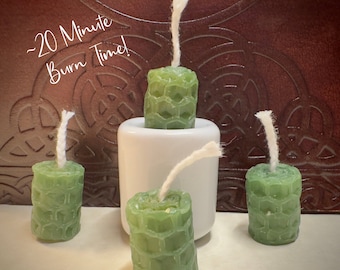 Set di 4 candele magiche in cera d'api verde / candele a campana non tossiche arrotolate a mano / rituale di combustione di 20 minuti